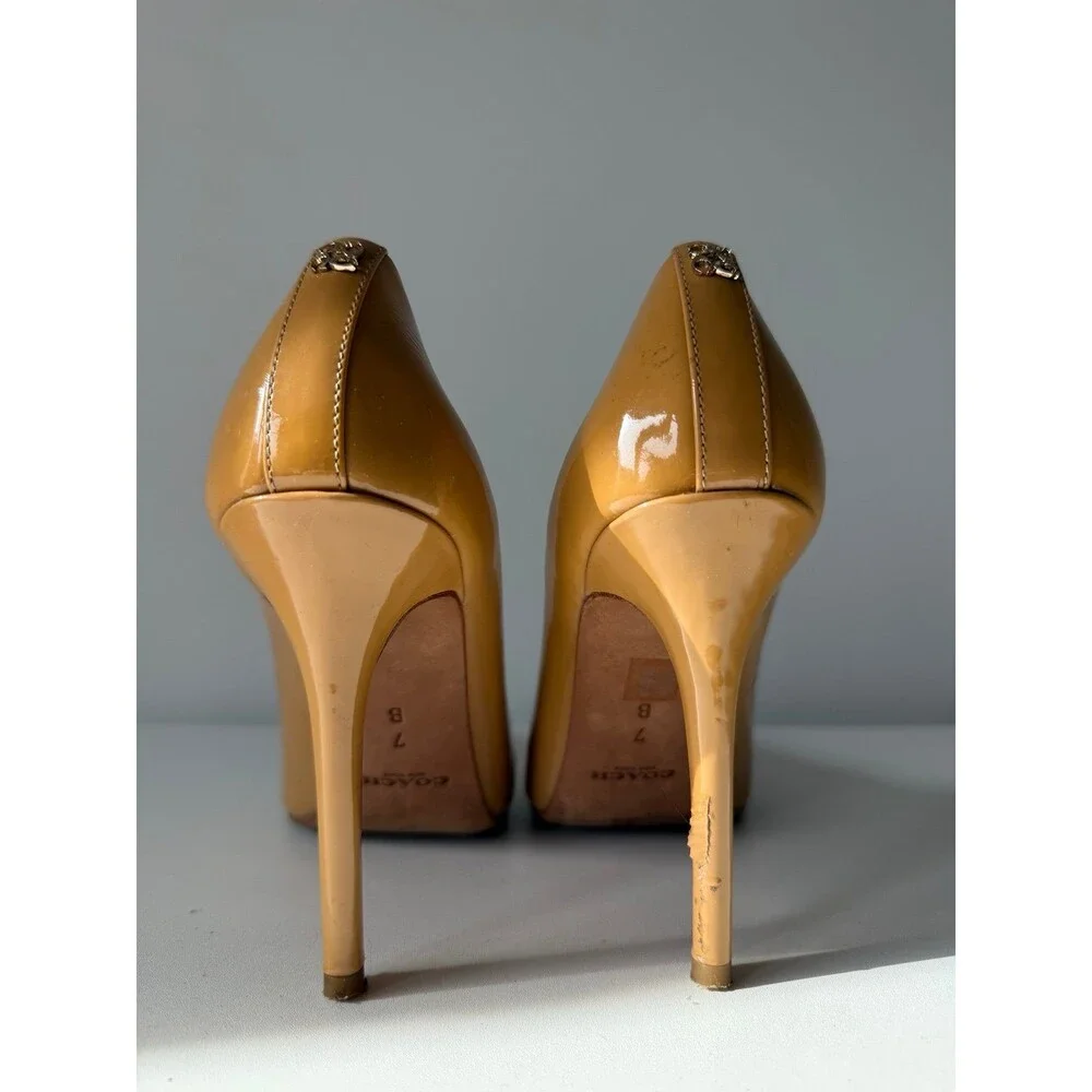Coach heels - camel nude